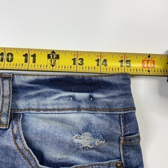 Angel Kiss Floral Patch Raw Hem Mini Skirt Size Large - Picture 4 of 6